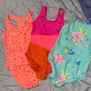 Gap kids set of 3 one piece swimsuits small 6/7